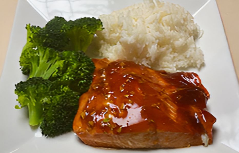 Teriyaki-Lachs aus dem Ofen mit Reis und Brokkoli